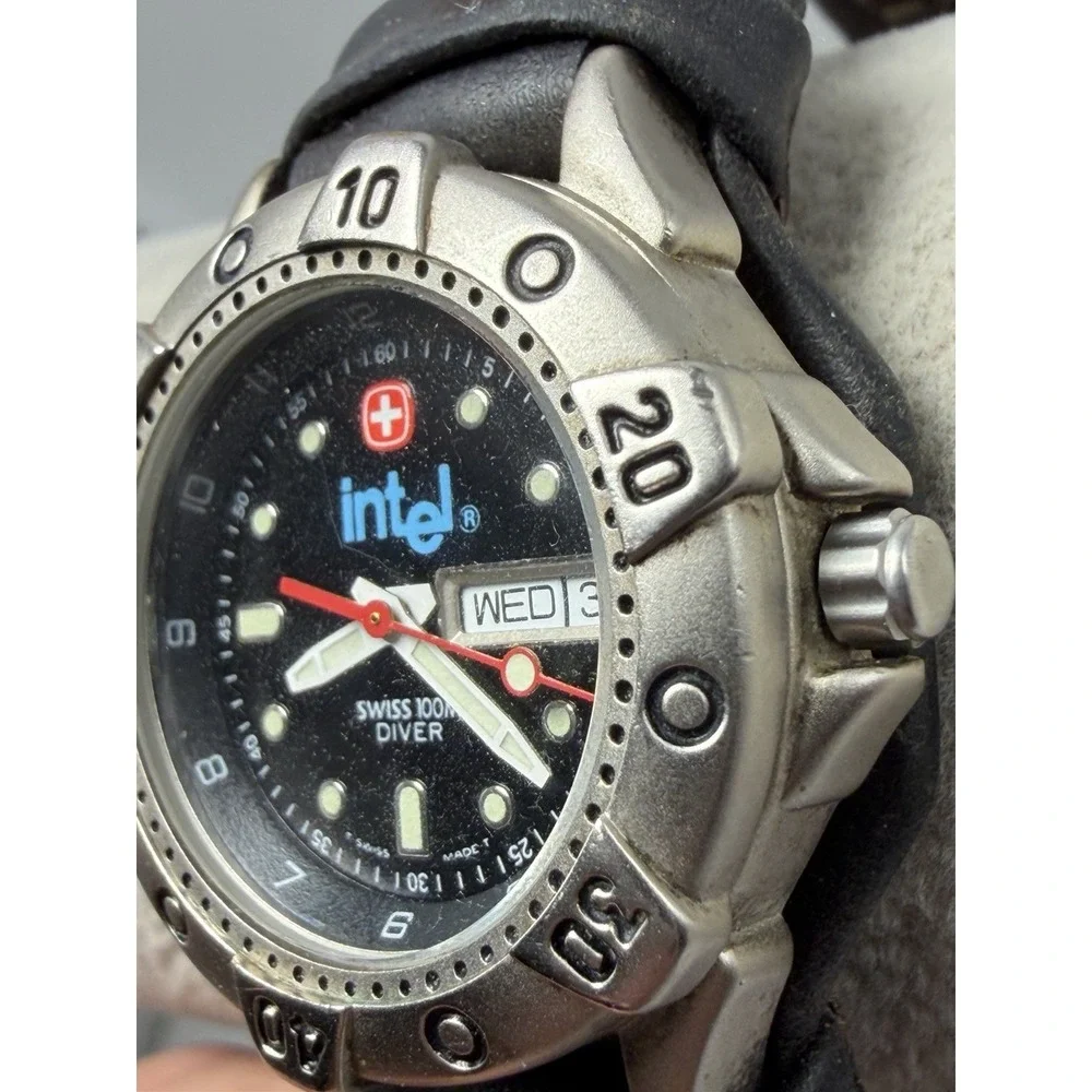 Wenger 091.0650 Intel Logo New Battery Ladies Watch 30MM 7